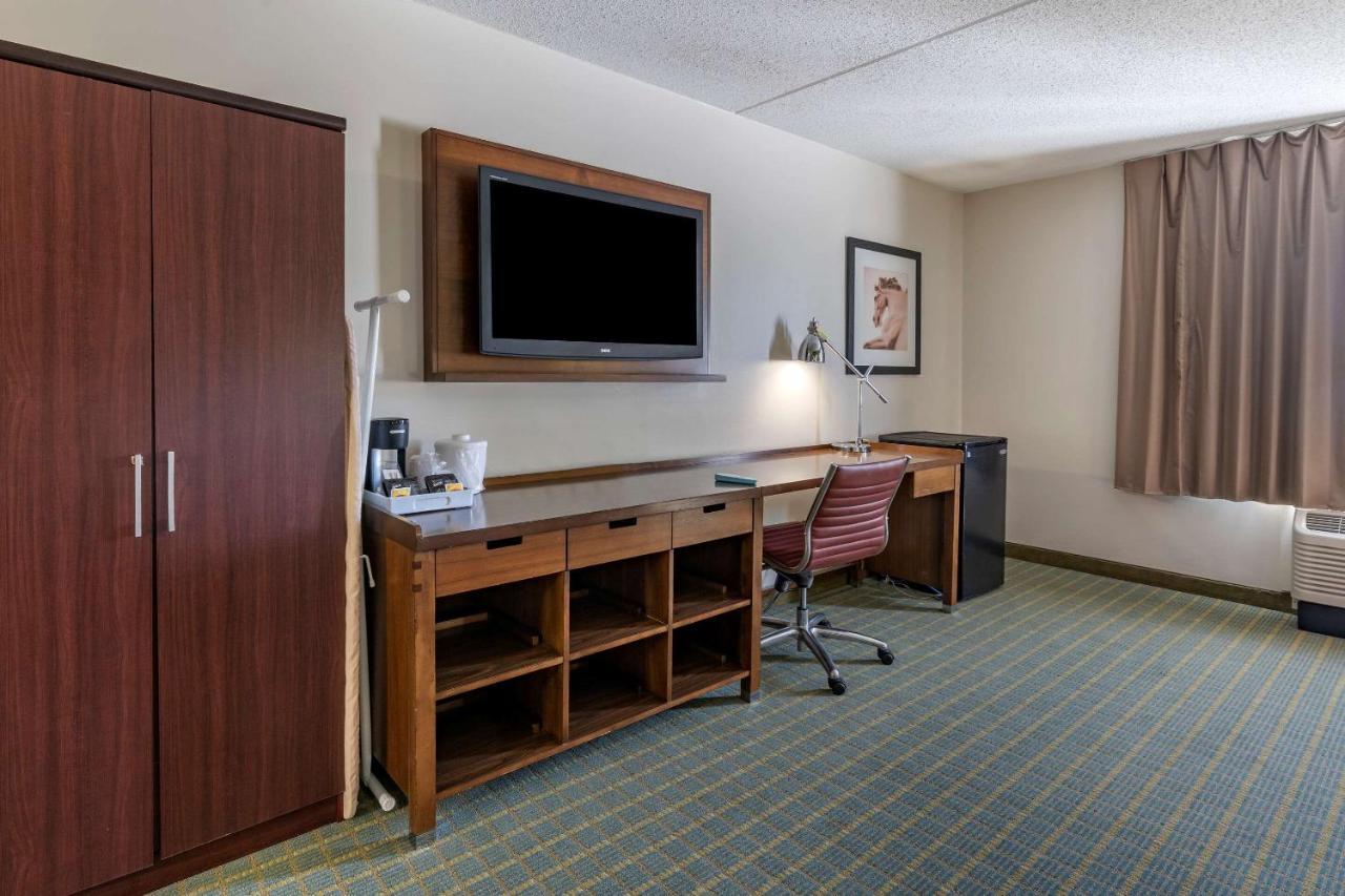 Quality Inn Lexington -Horse Park Εξωτερικό φωτογραφία