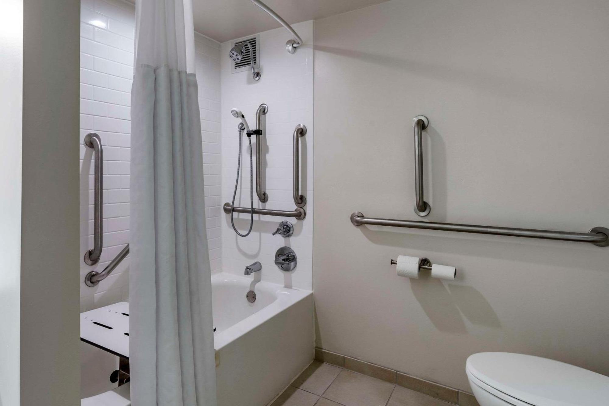 Quality Inn Lexington -Horse Park Εξωτερικό φωτογραφία